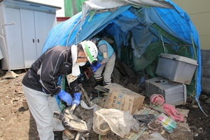 被災家屋の敷地内