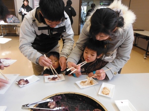 もちつき交流会　家族で参加