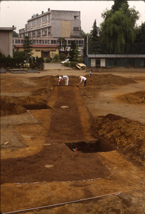 殿山遺跡発掘調査1