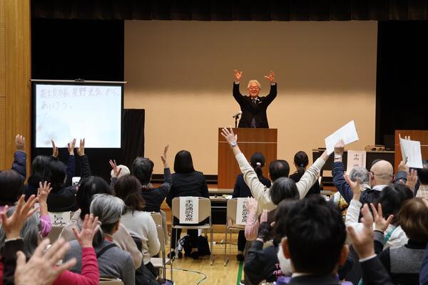 あいさつの様子