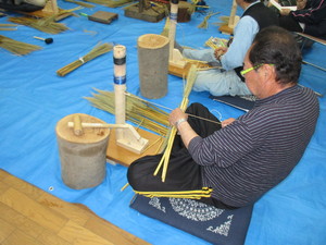 座敷ぼうき作り1